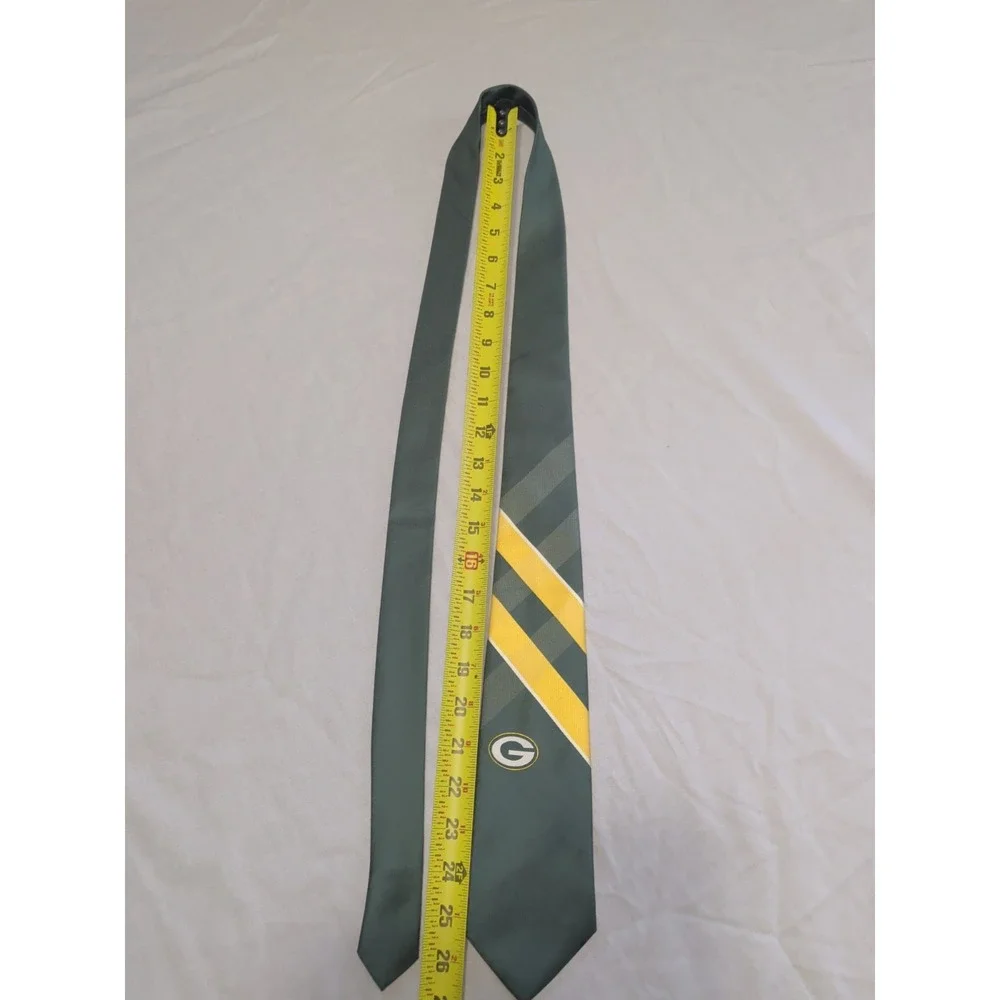 Green Bay Packers NFL Mens WP Grid Neck Tie Eagle Wings 57 x 3.5 Green Yellow